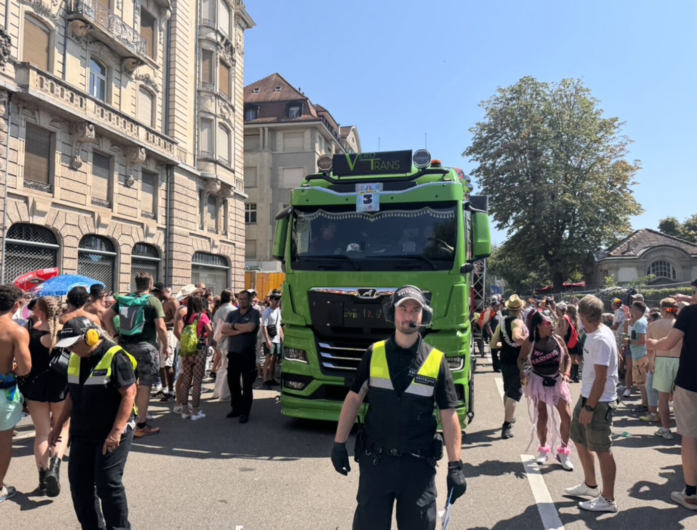 Le camion du char au départ du cortège